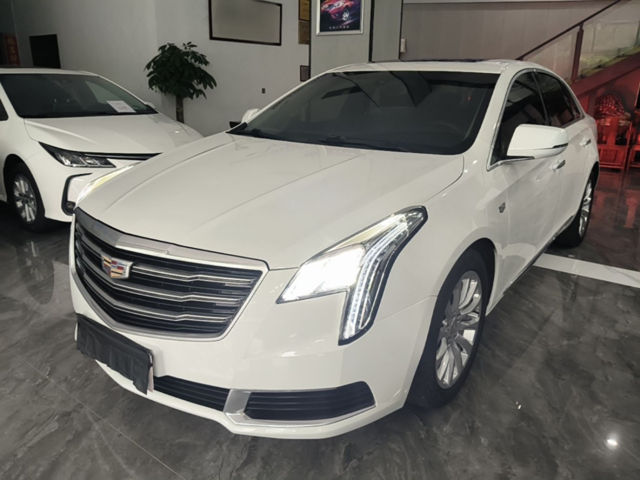 XTS 2018 28T Tech