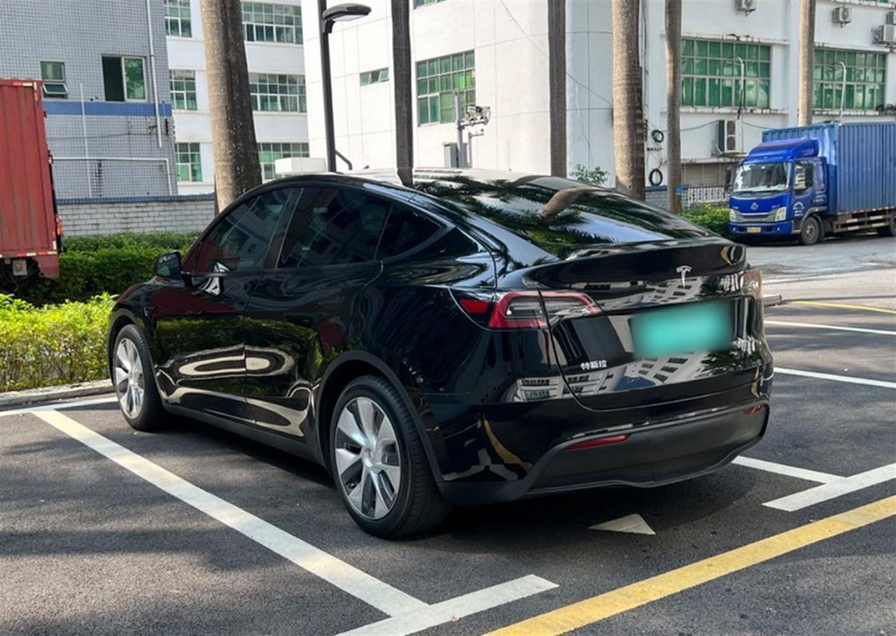Model Y 2022 RWD photo 4