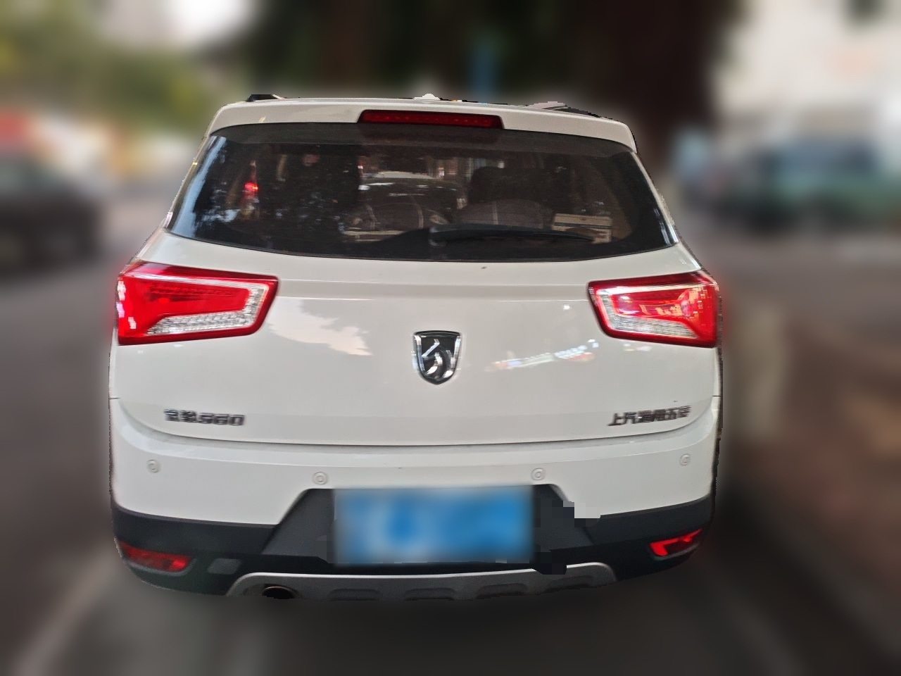 560 2016 1.8L MT Luxury photo 5
