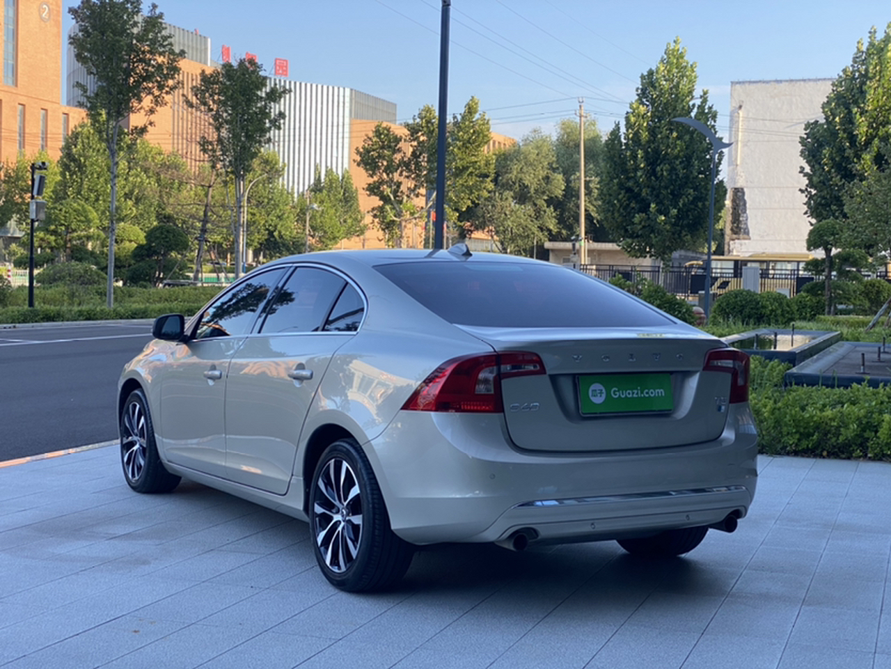 S60 2019 S60L Facelift T5 Advanced photo 2