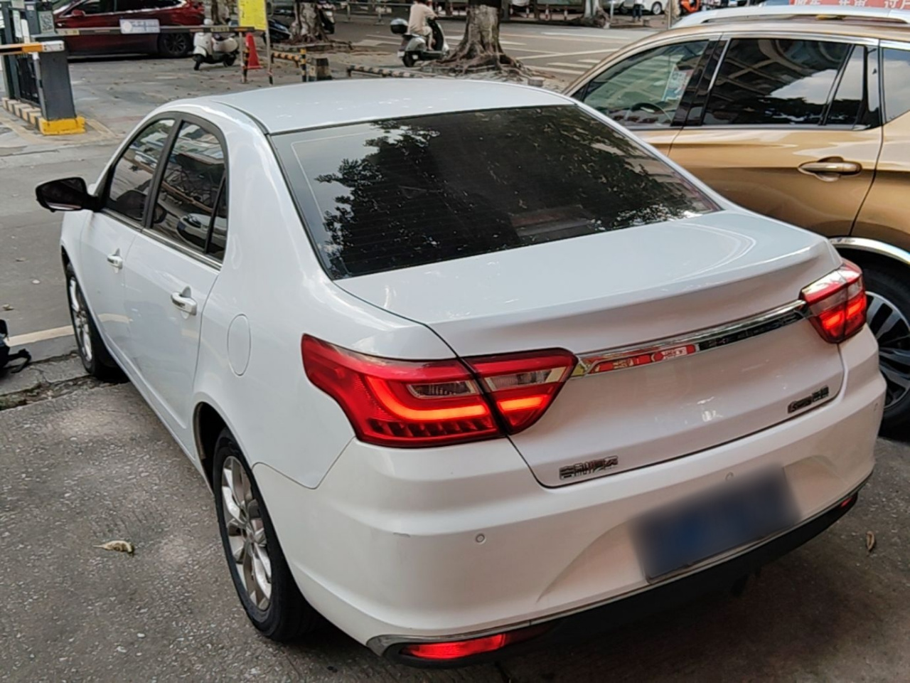 Vision 2018 1.5L AT Premium photo 4