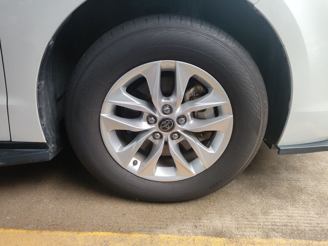 Granvia 2023 2.5L Hybrid Comfort photo 2