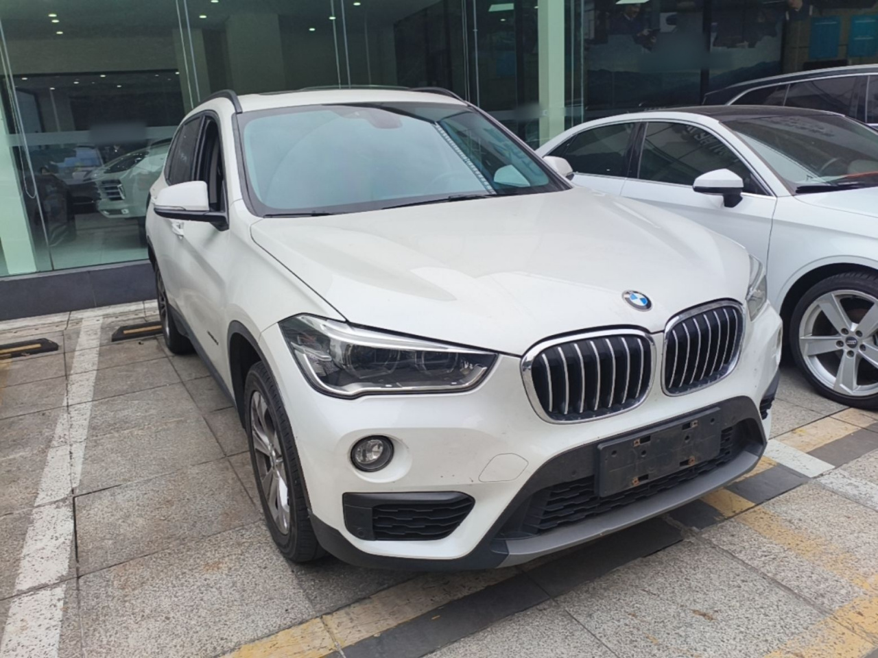 X1 2016 sDrive18Li Exclusive photo 3