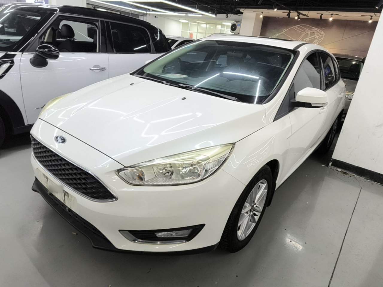 Focus 2017 Hatchback 1.6L AT Fashion photo 2