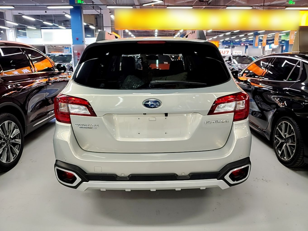 2017 2.5i Luxury EyeSight photo 3