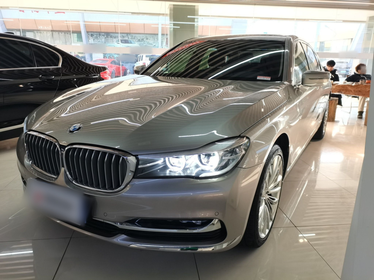 7 Series 2018 730Li Leading Excellence