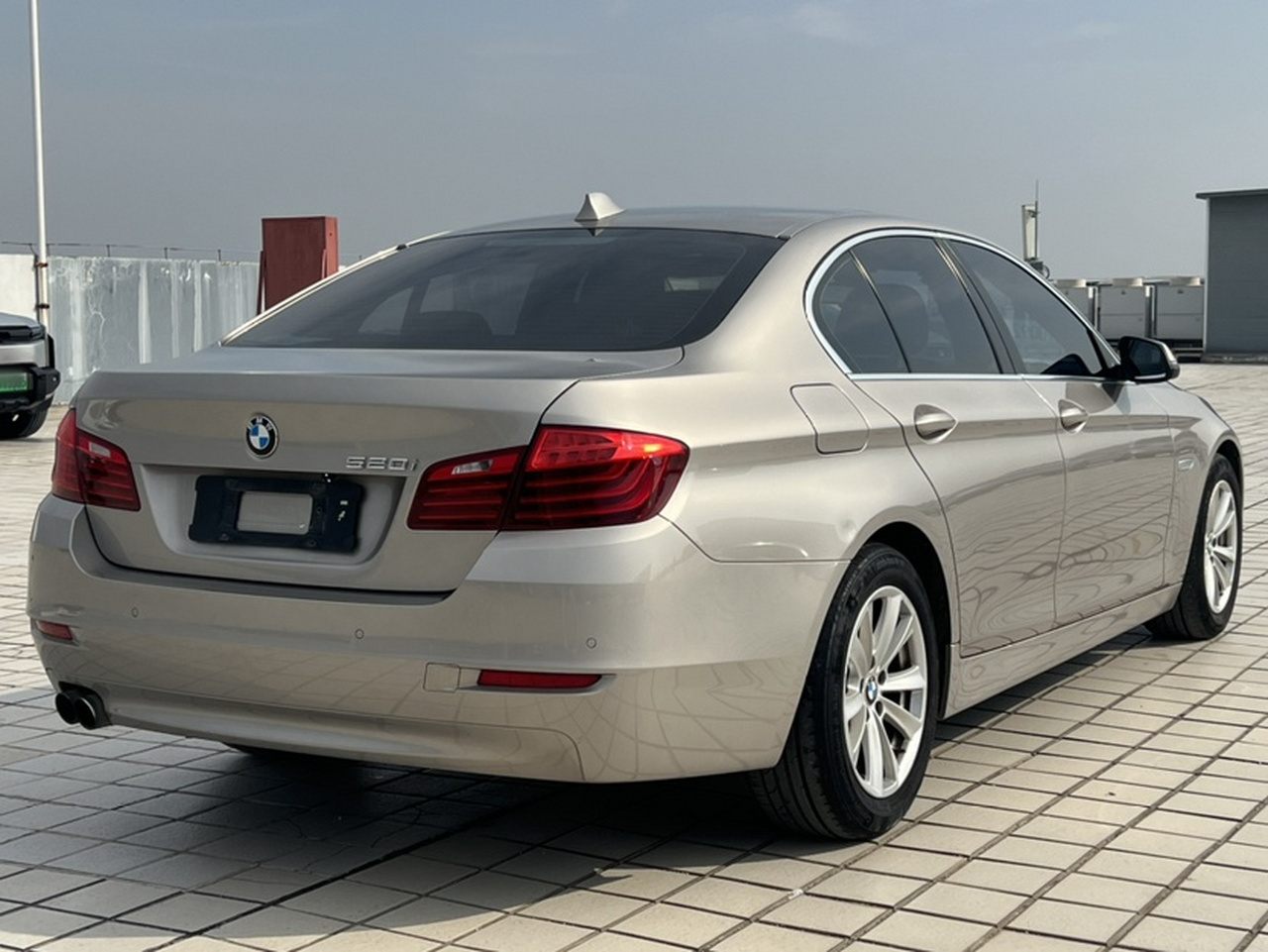 5 Series Imported 2015 520i photo 4