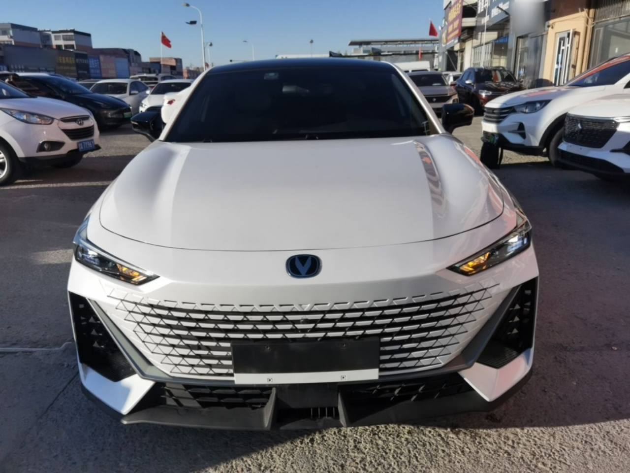 UNI-V 2022 1.5T Premium photo 2