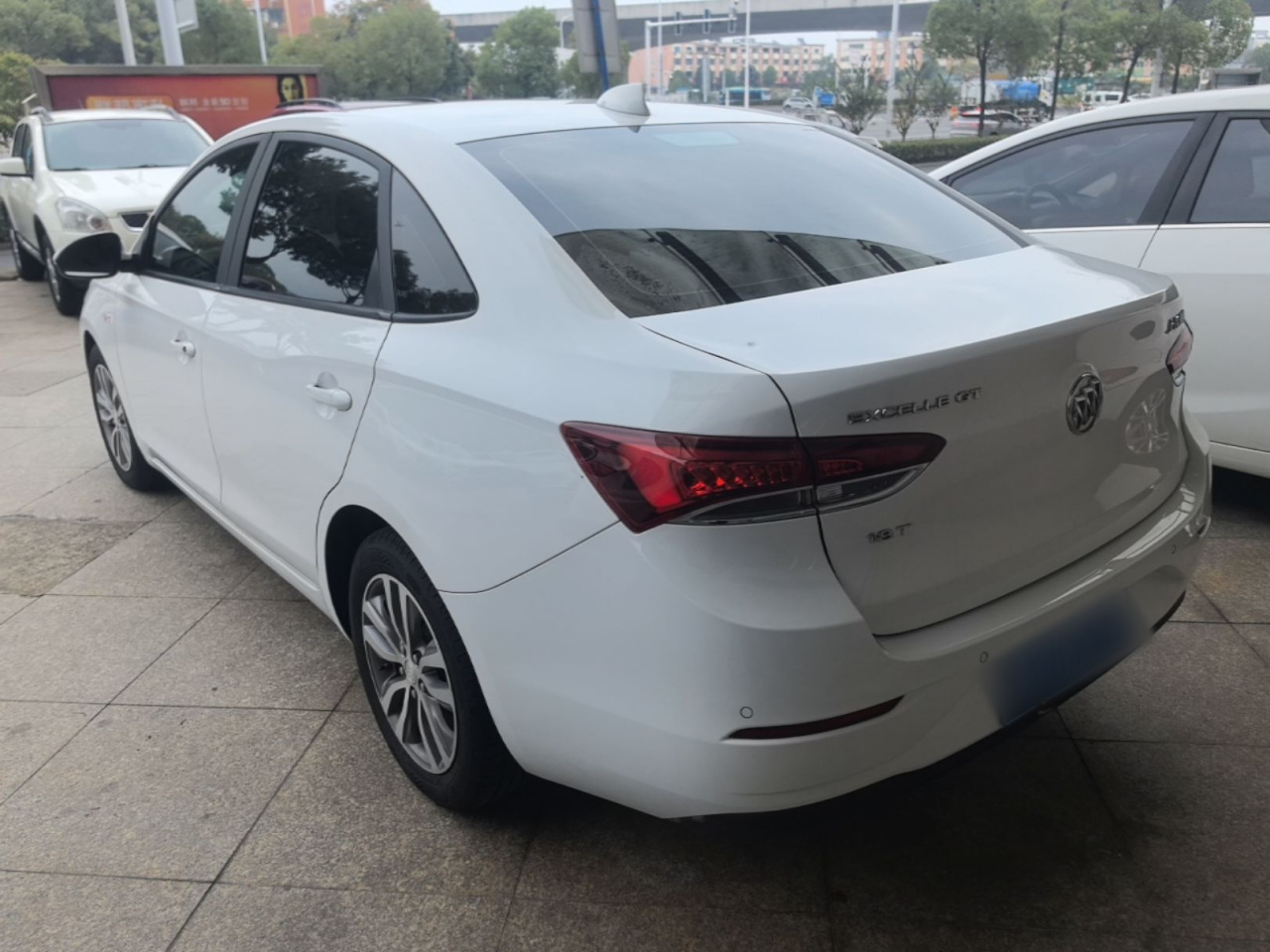Excelle 2019 18T AT Elite China VI photo 4
