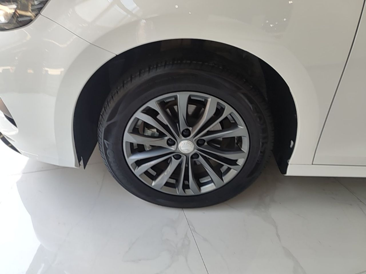 MG5 2026 180DVVT Luxury photo 2