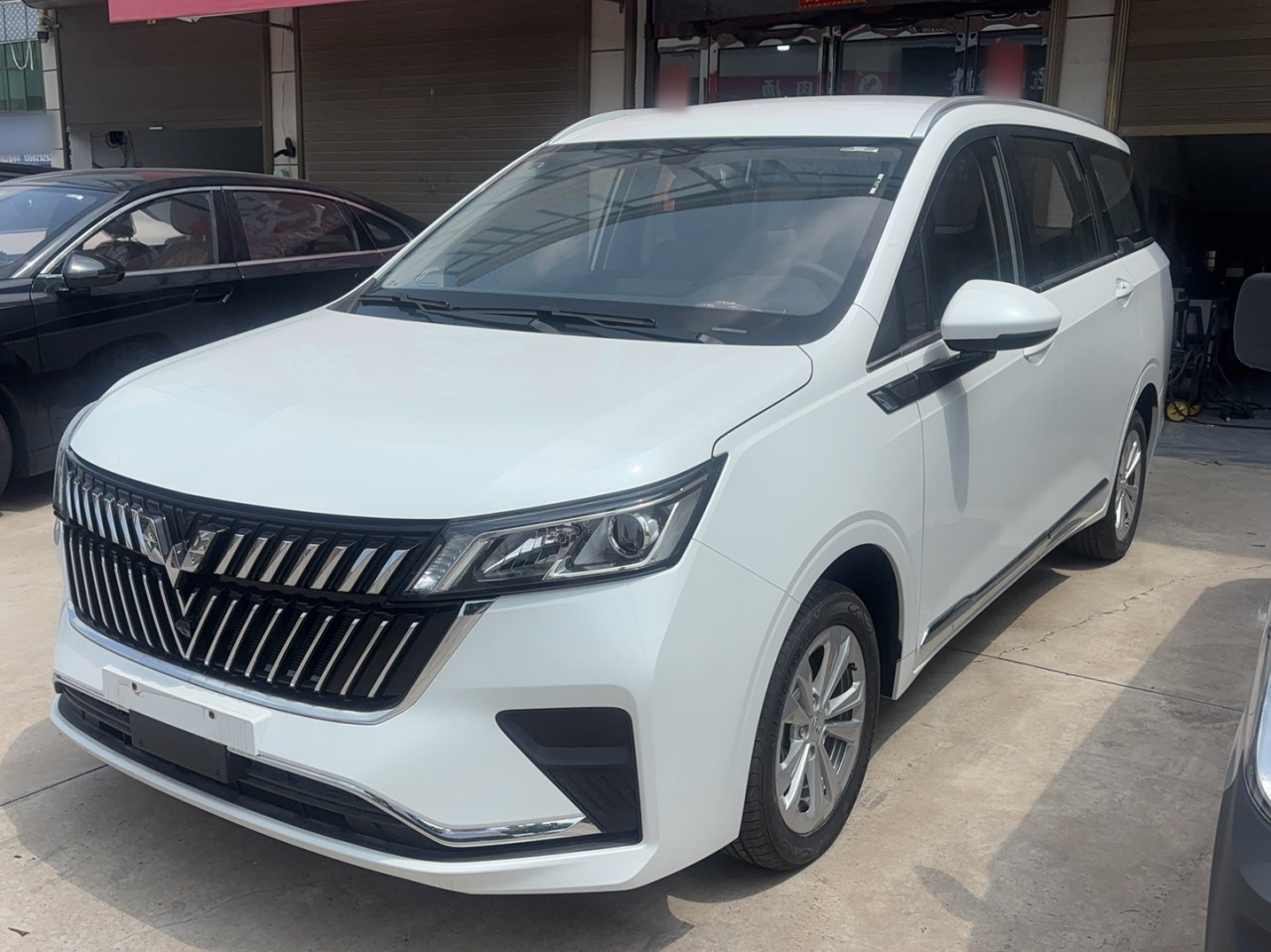 Wuling 2022 1.5L MT Elite