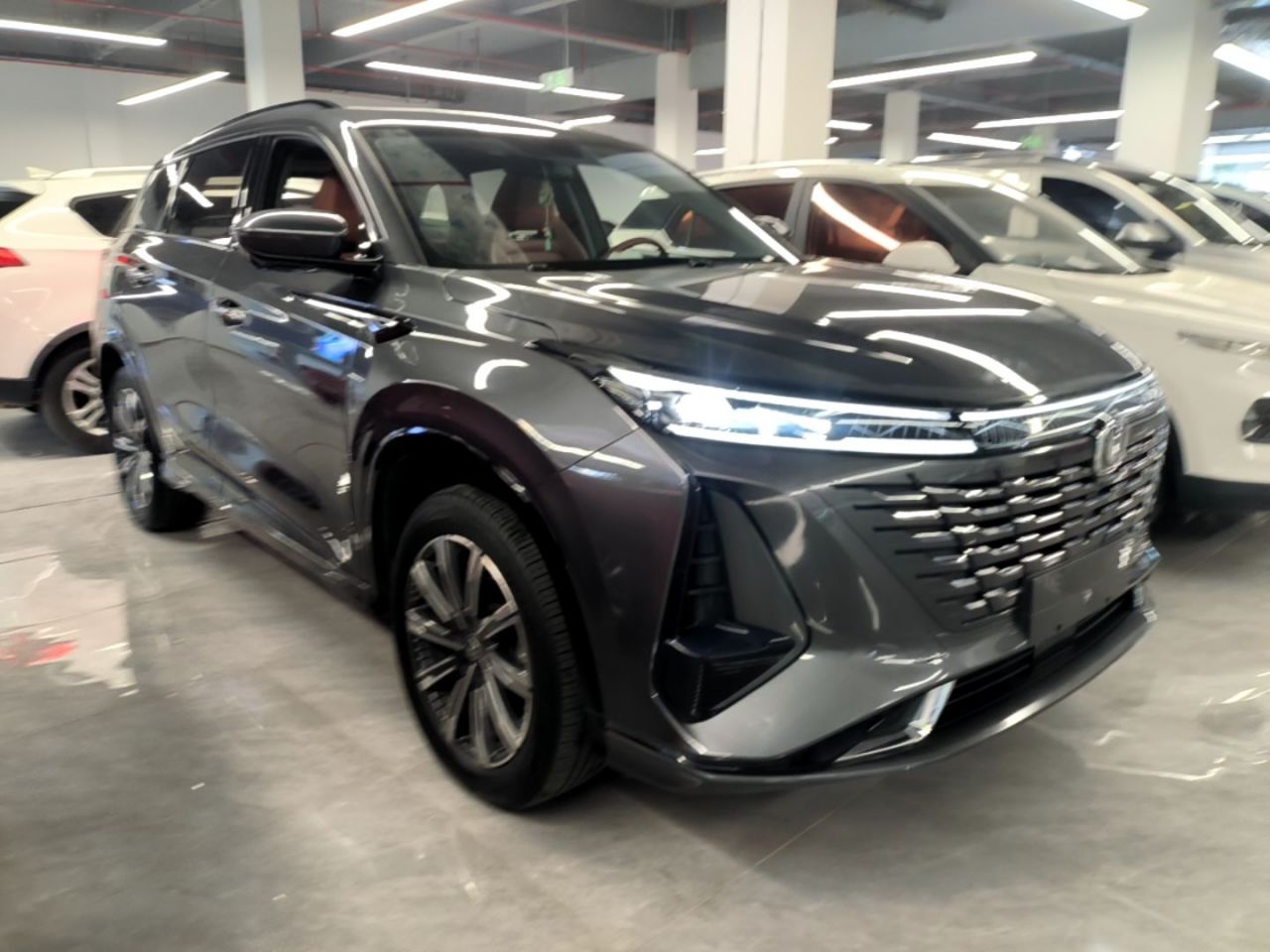 CS75 PLUS 2023 3rd Gen 1.5T AT Premium photo 3