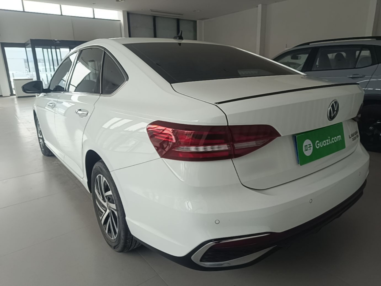 Lavida 2024 300TSI DSG Leading photo 4