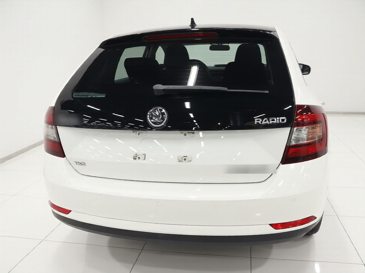 Rapid Spaceback 2016 Facelift 1.6L AT photo 3
