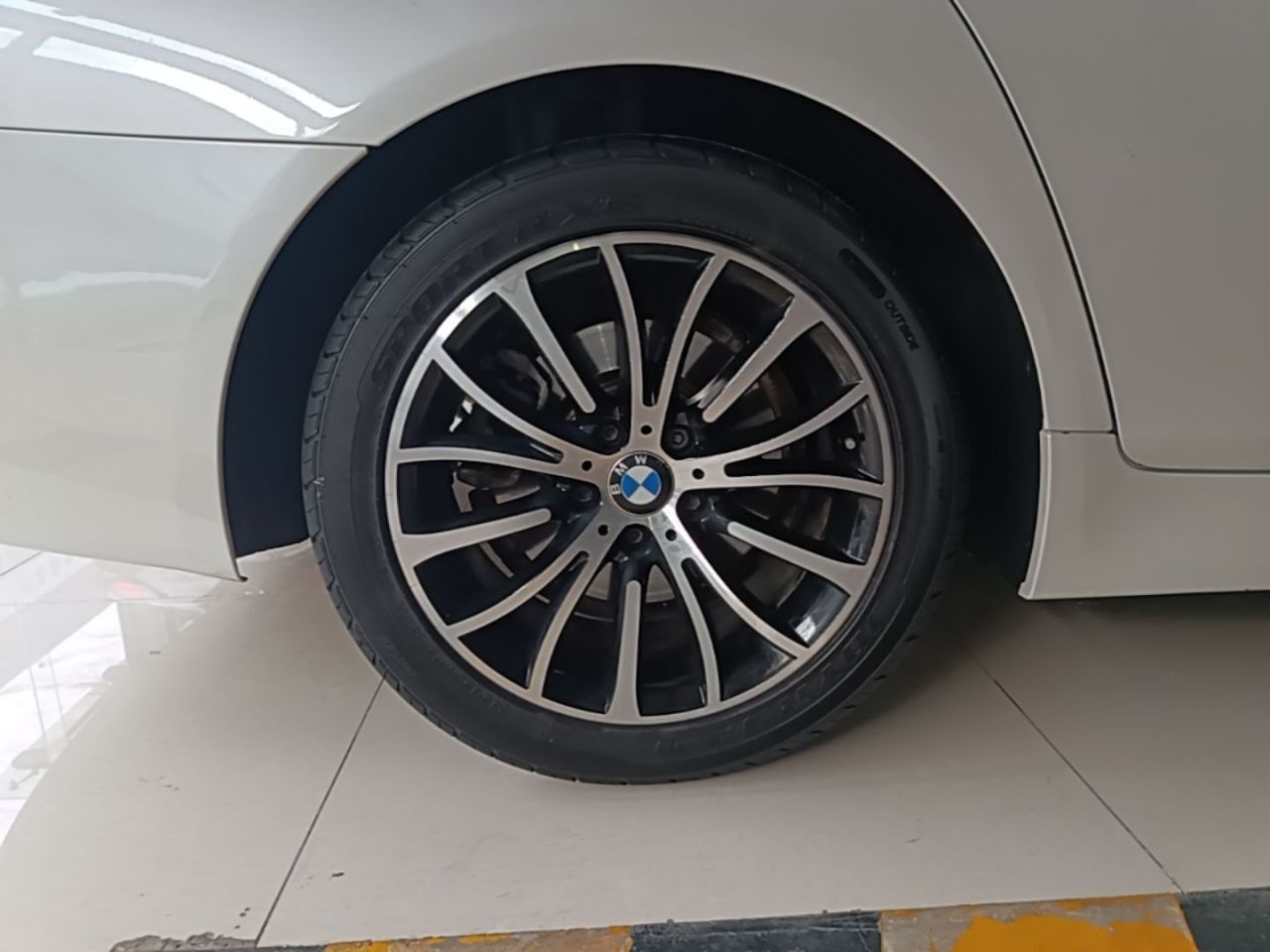 5 Series 2014 525Li Luxury Design Package photo 4