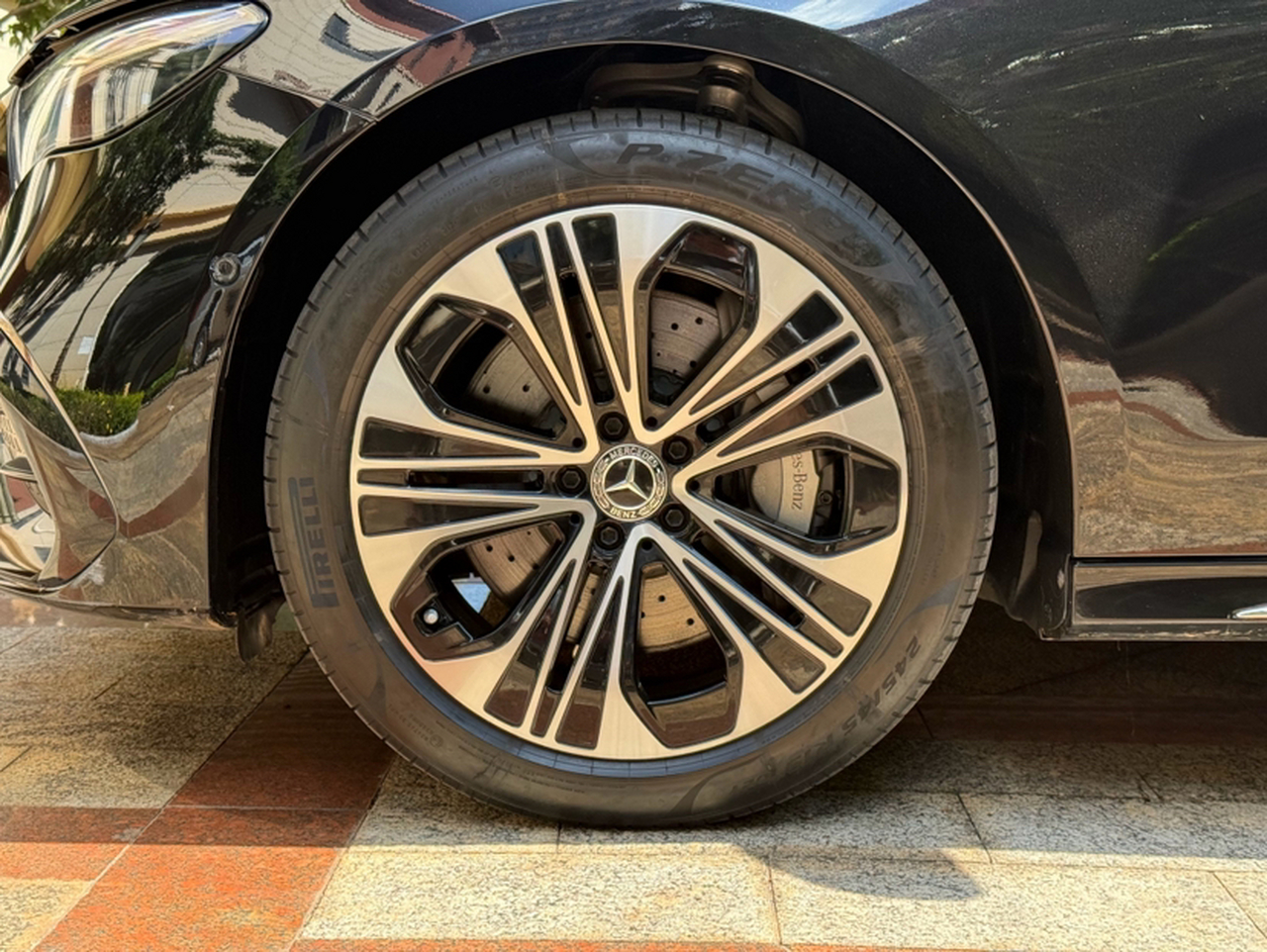 E-Class EV 2024 E 350 e L PHEV Sport photo 2