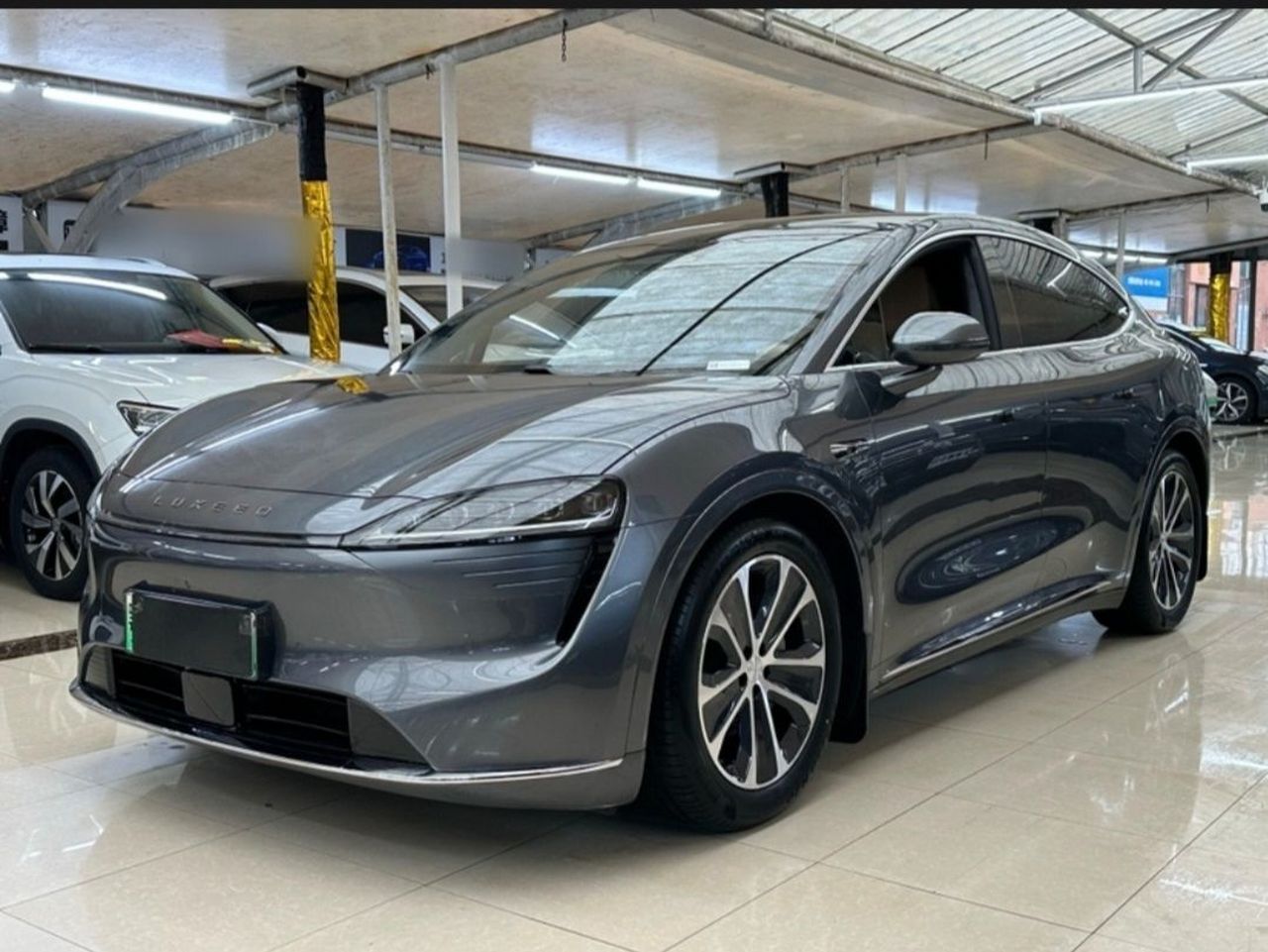 HIMA Luxeed R7 2024 EV 667km Pro