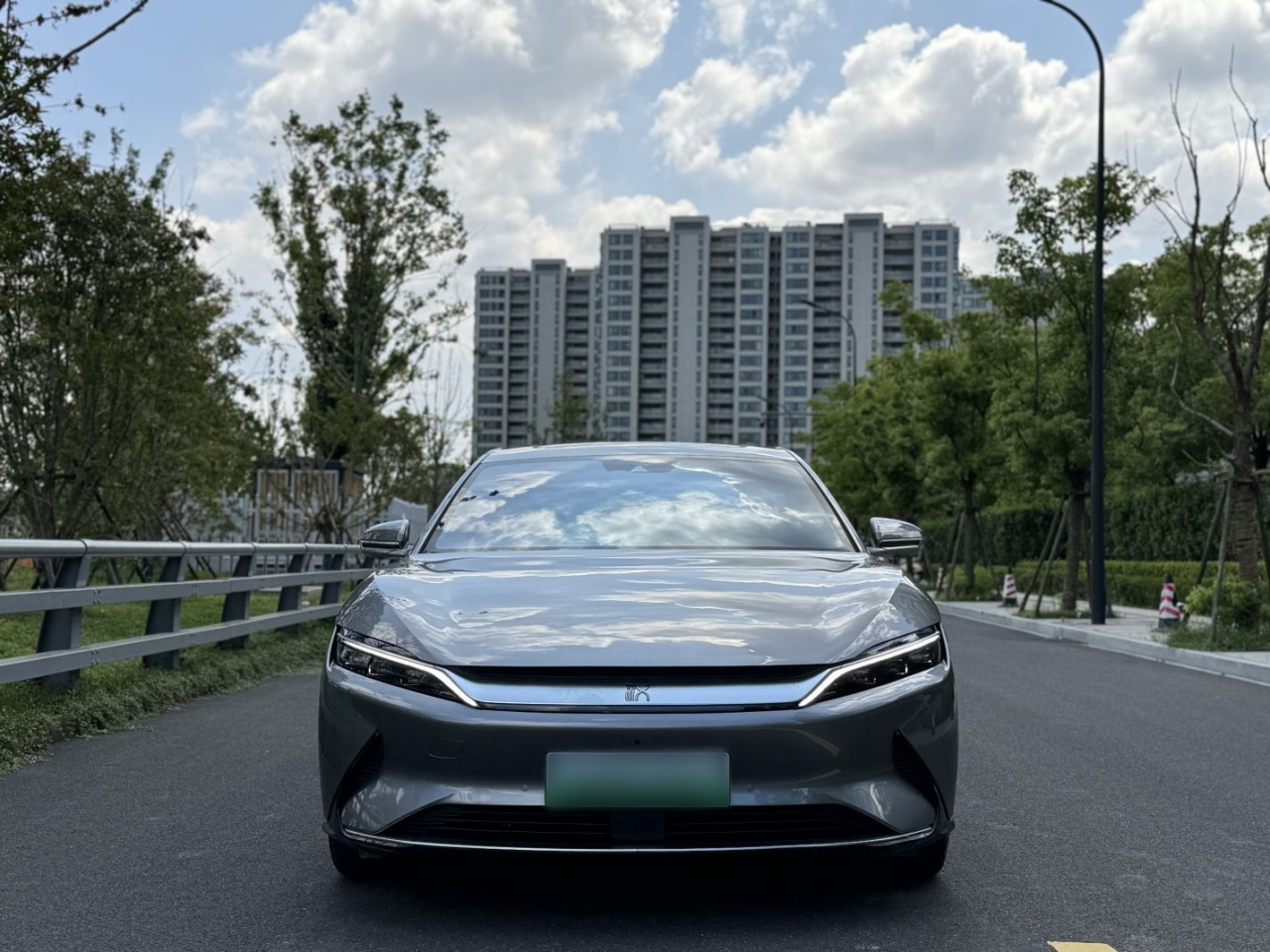 Han 2021 EV Standard Range Luxury photo 3