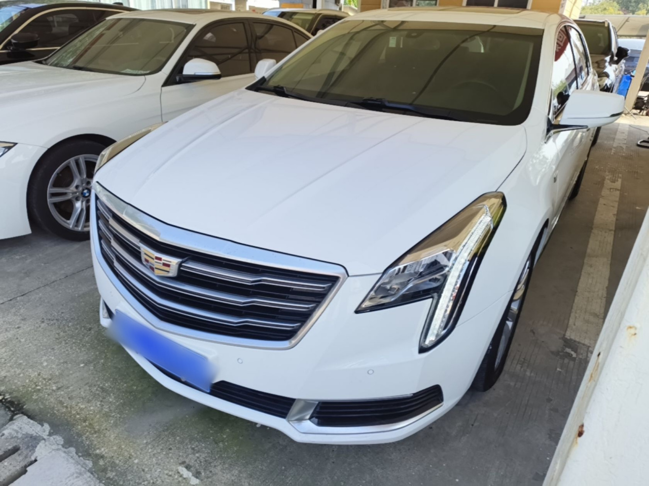 XTS 2018 28T Tech