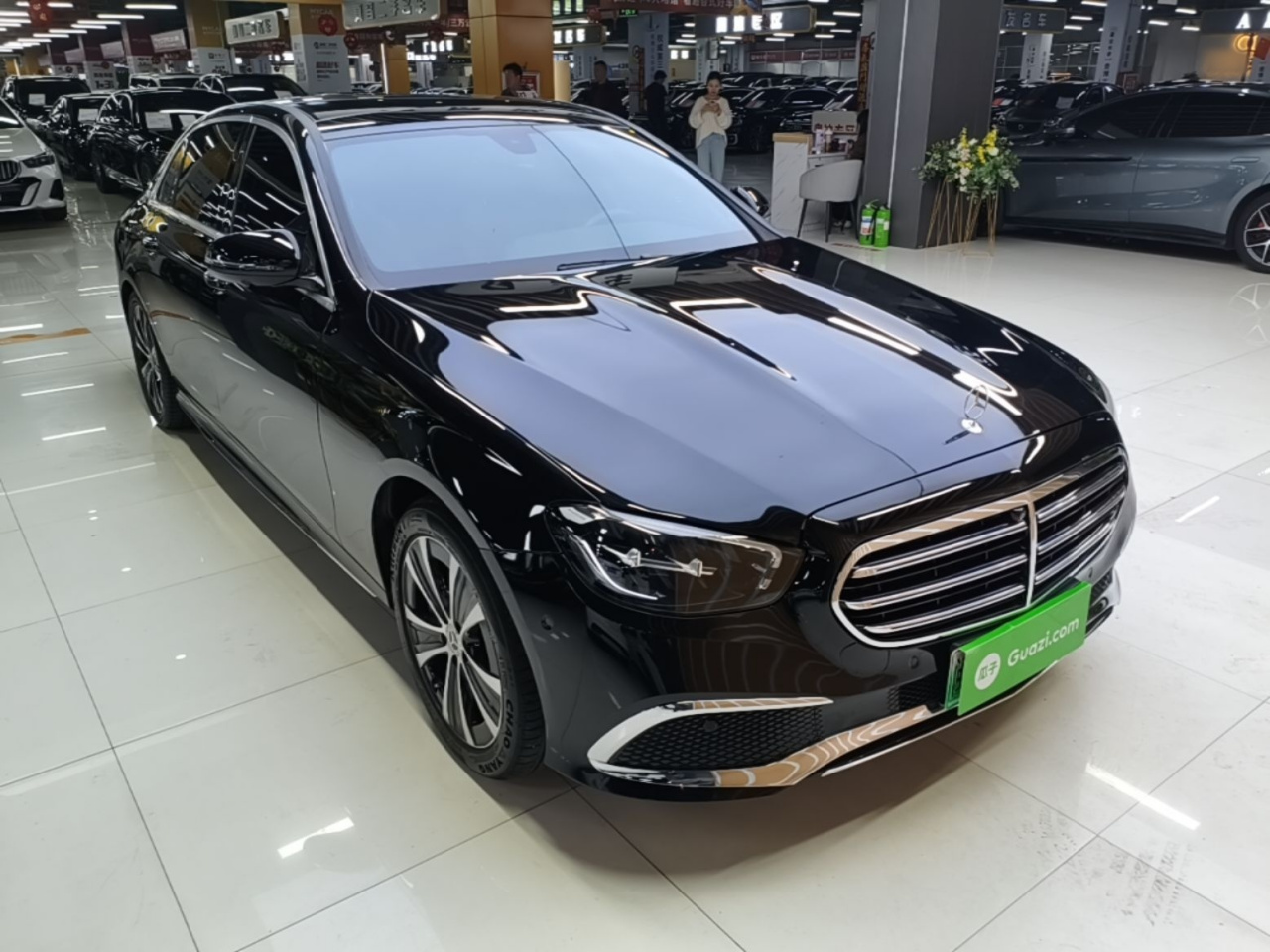 E-Class EV 2022 Facelift E 350 e L PHEV Sport photo 5