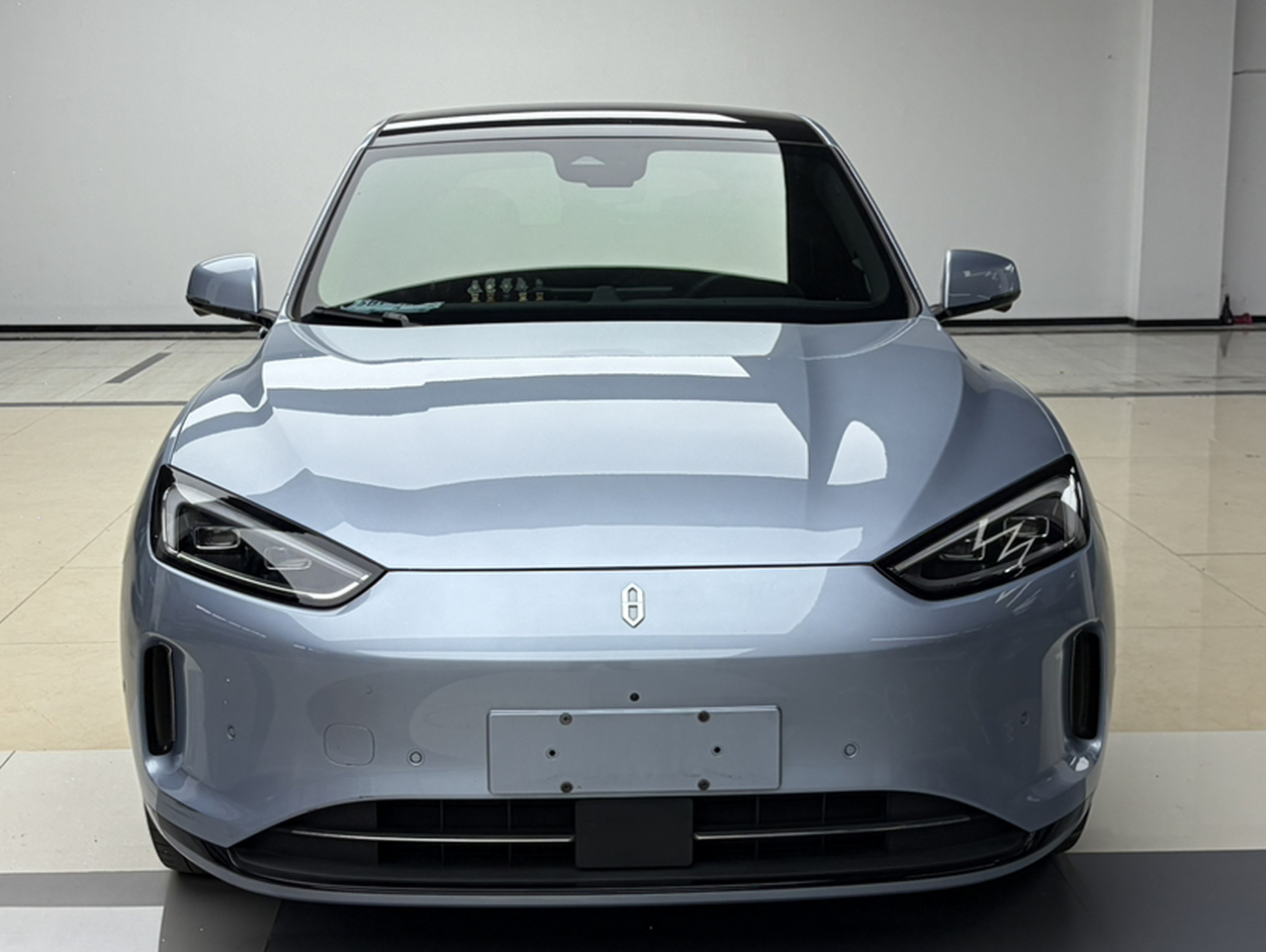 HIMA AITO M5 2022 EV AWD Performance photo 3