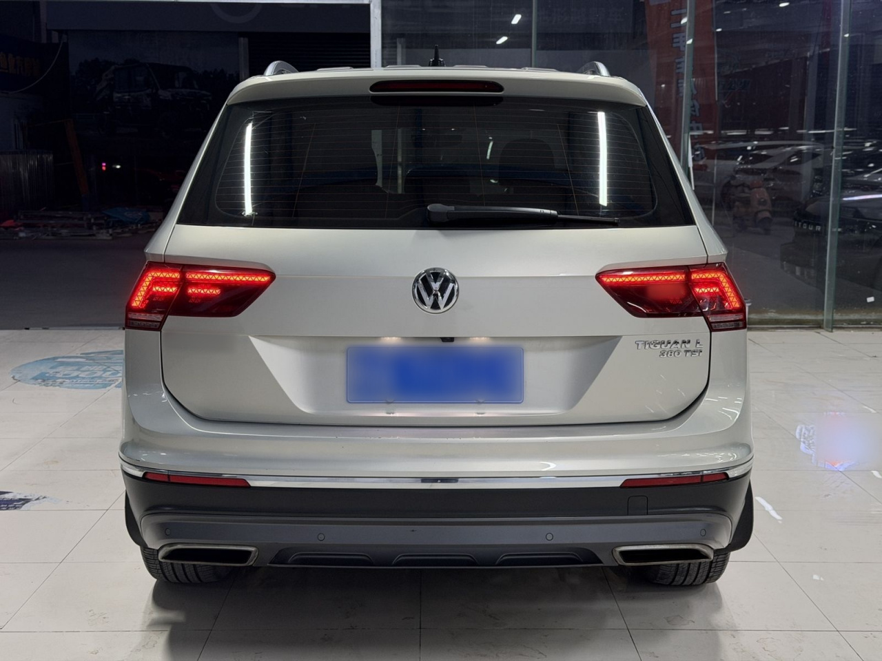 Tiguan L 2017 380TSI AT AWD Luxury photo 5