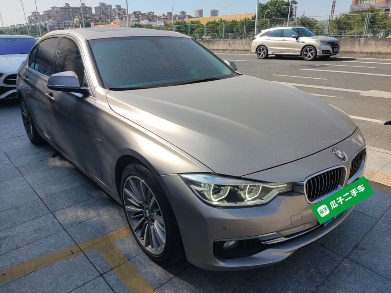 3 Series 2018 320Li Leading Luxury photo 3