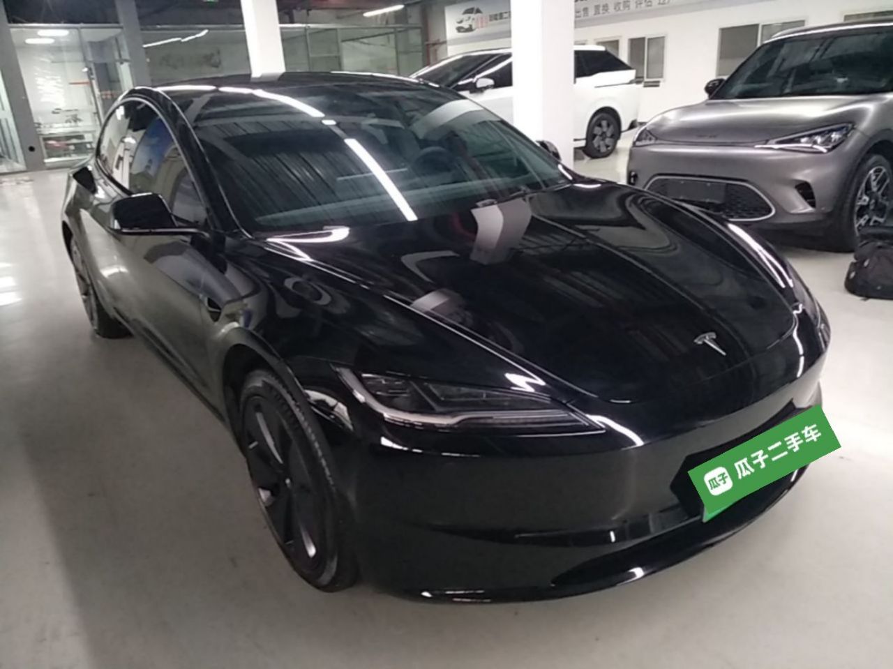 Model 3 2023 RWD photo 3