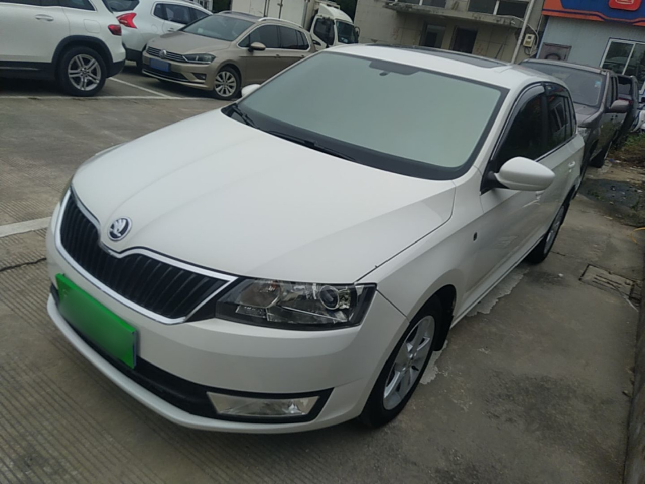 Rapid Spaceback 2016 Facelift 1.6L AT