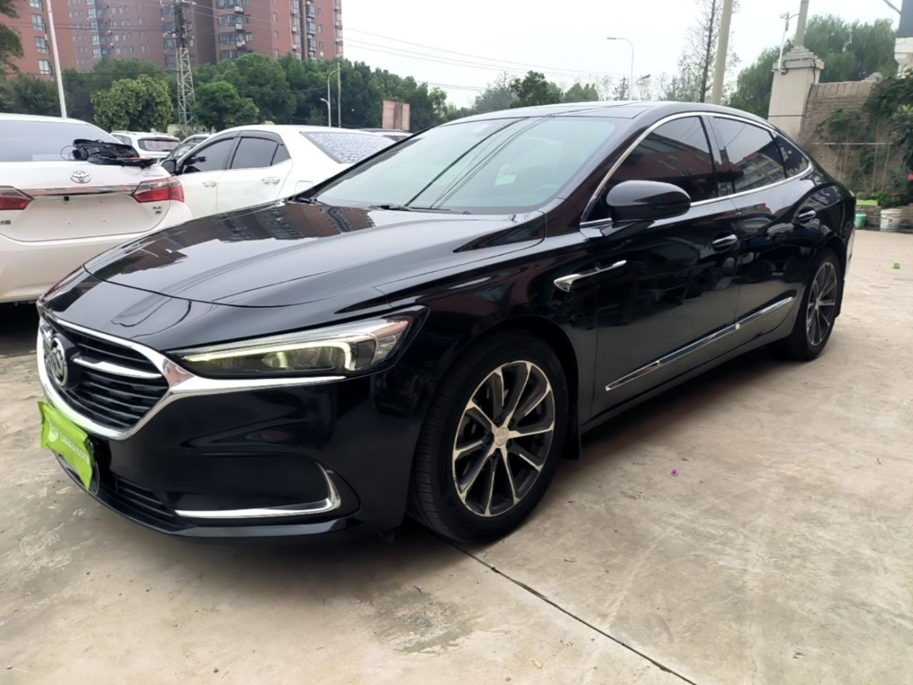 LaCrosse 2019 28T Luxury