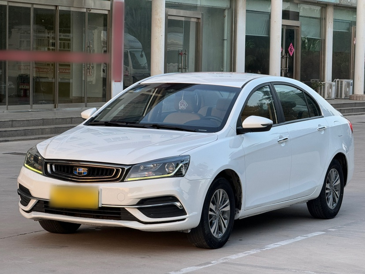 Emgrand 2018 1.5L CVT Luxury
