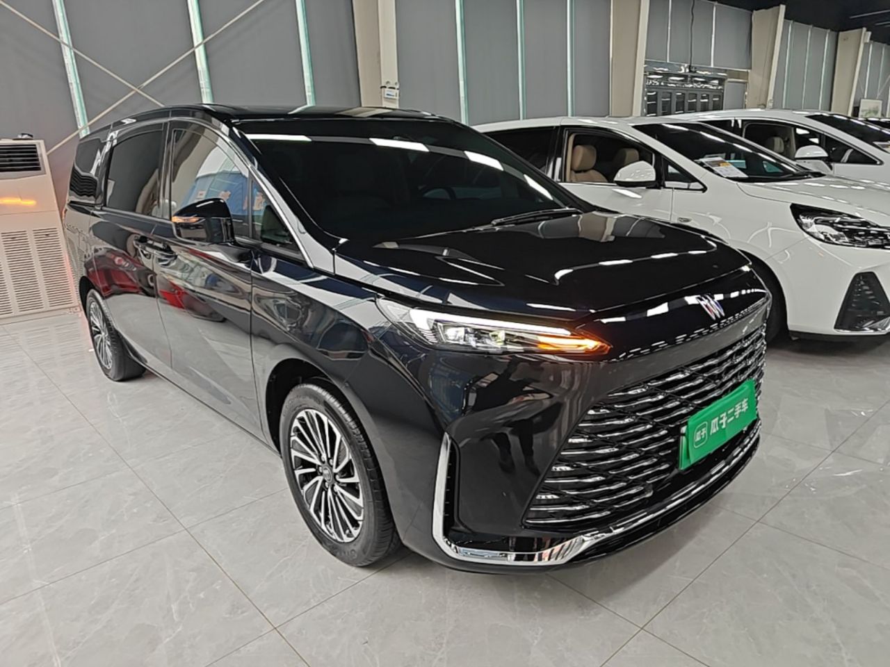 GL8 EV 2025 Smart photo 3