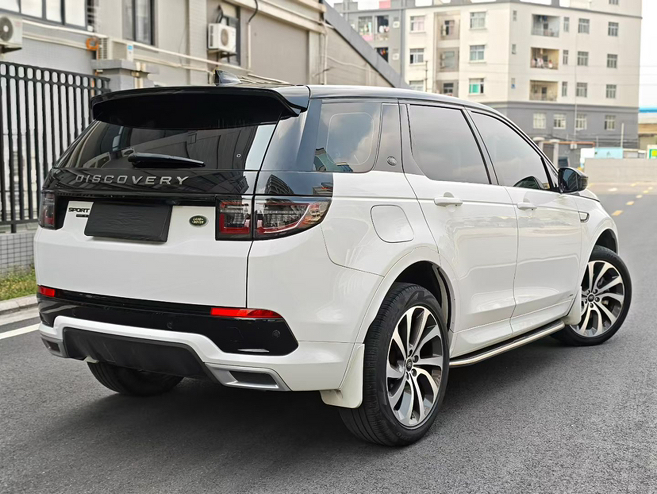 Discovery Sport 2020 249PS R-Dynamic Performance photo 3