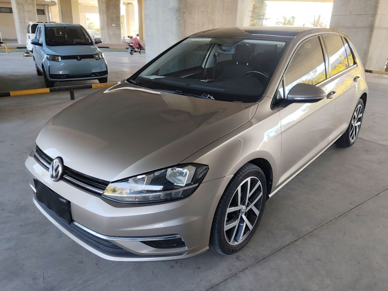 Golf 2019 200TSI DSG Comfort Progressive China VI