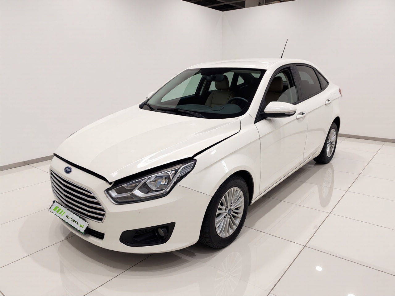 Escort 2015 1.5L AT Comfort