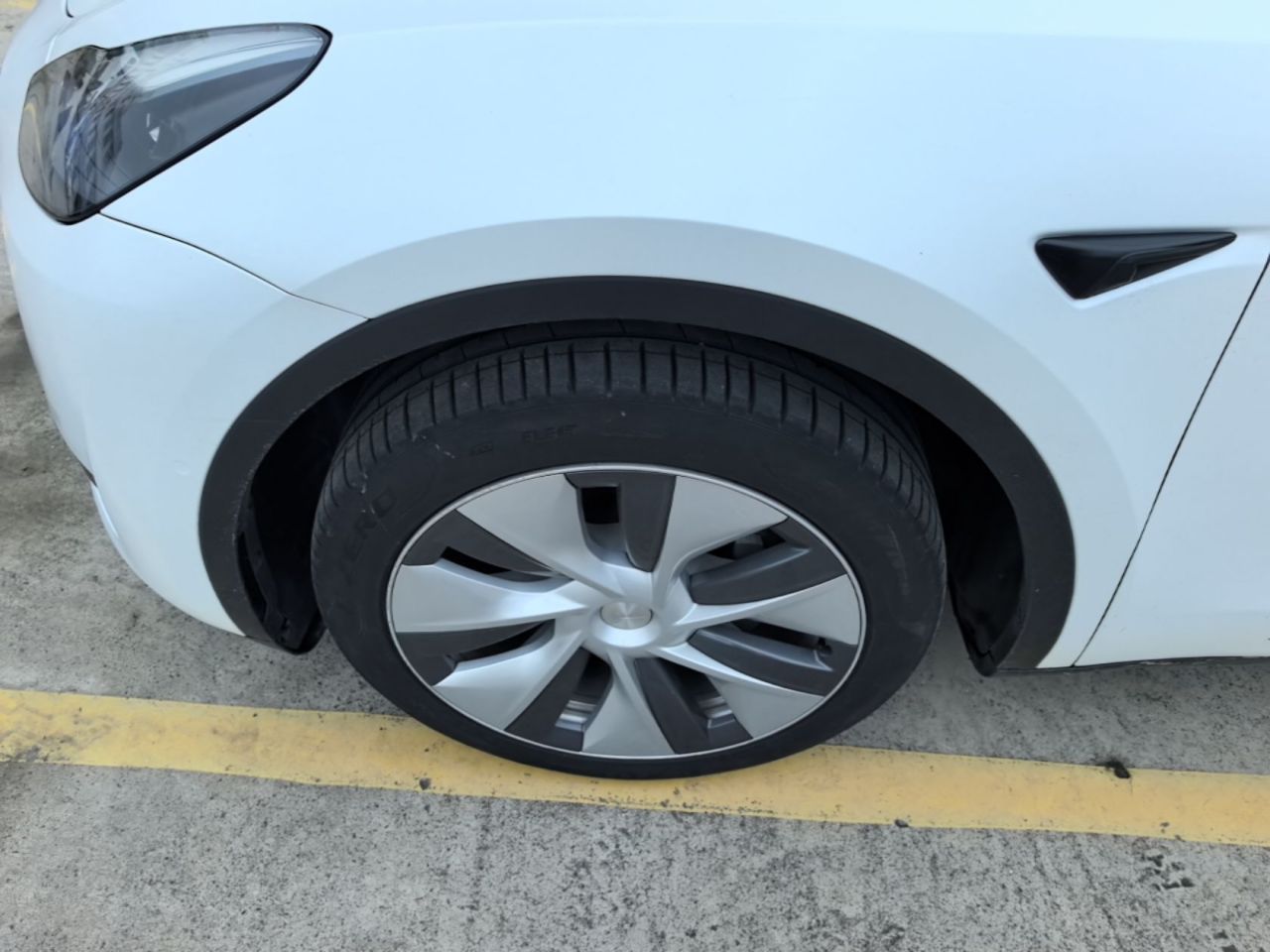 Model Y 2022 Facelift RWD photo 3