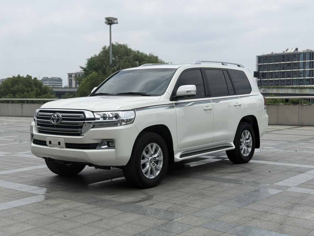 Land Cruiser Parallel Import