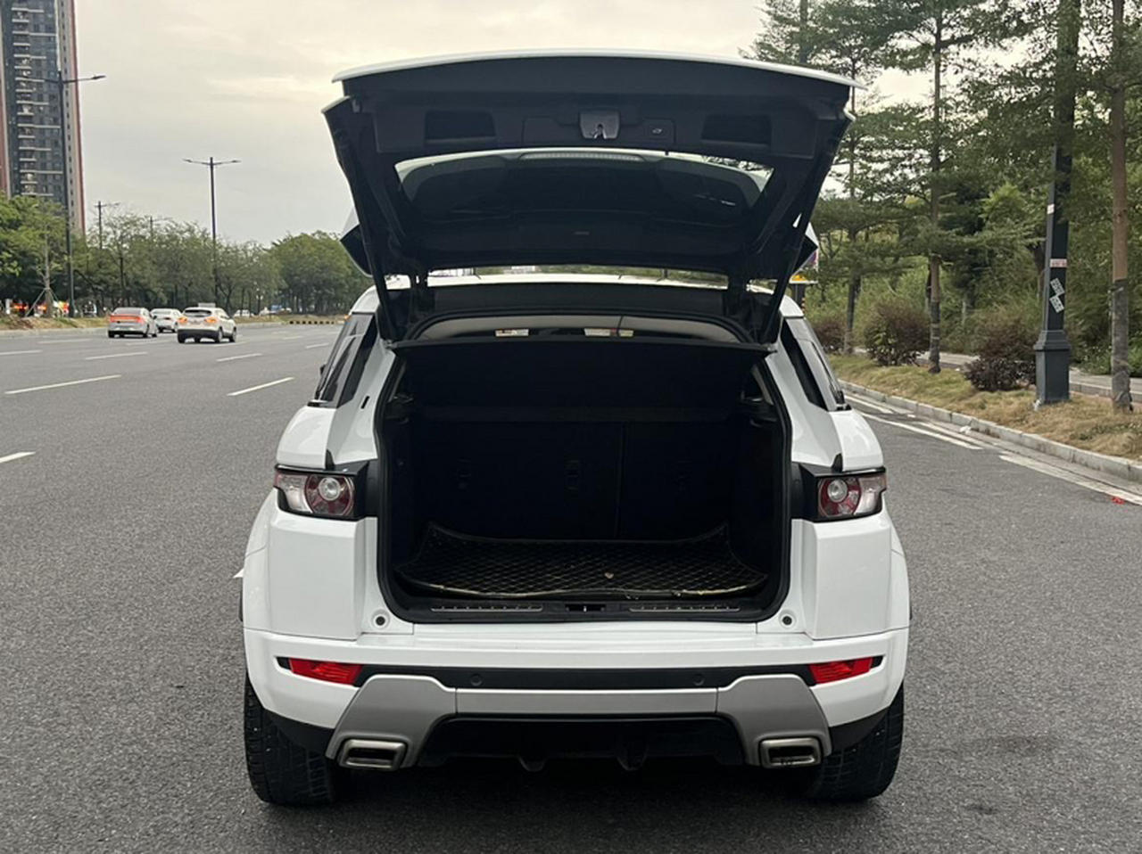 Range Rover Evoque 2015 2.0T 5-Door photo 3