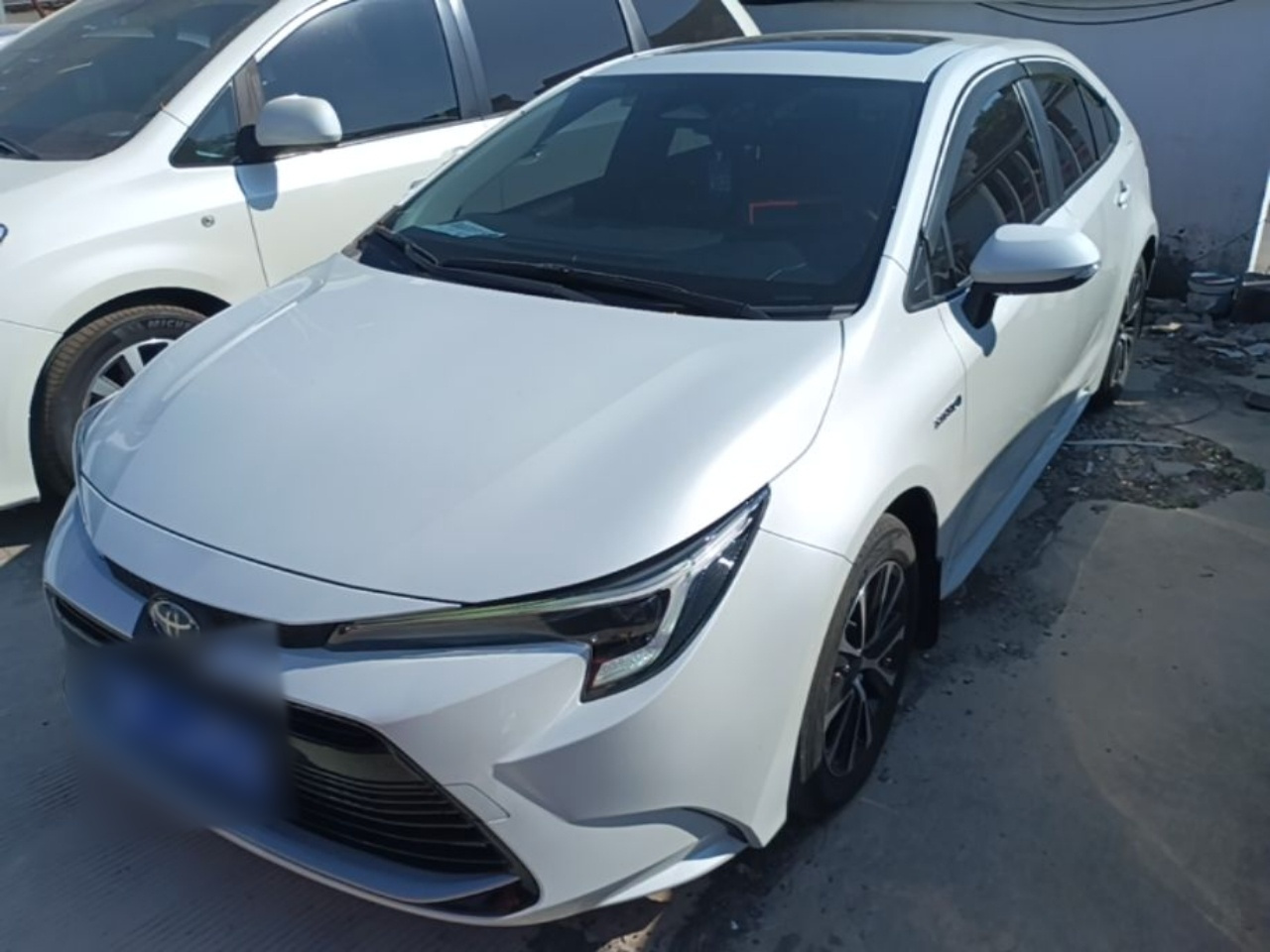 Levin 2023 Smart Hybrid 1.8L Luxury
