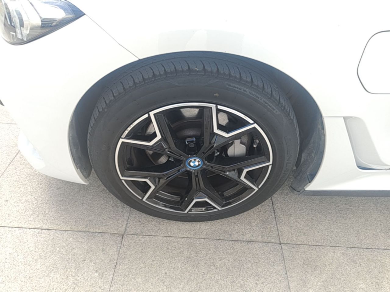 i3 2024 eDrive 40 L M Night Package photo 2