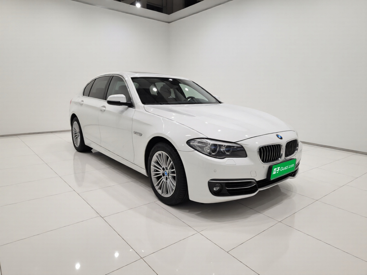 5 Series 2014 525Li Leading photo 3