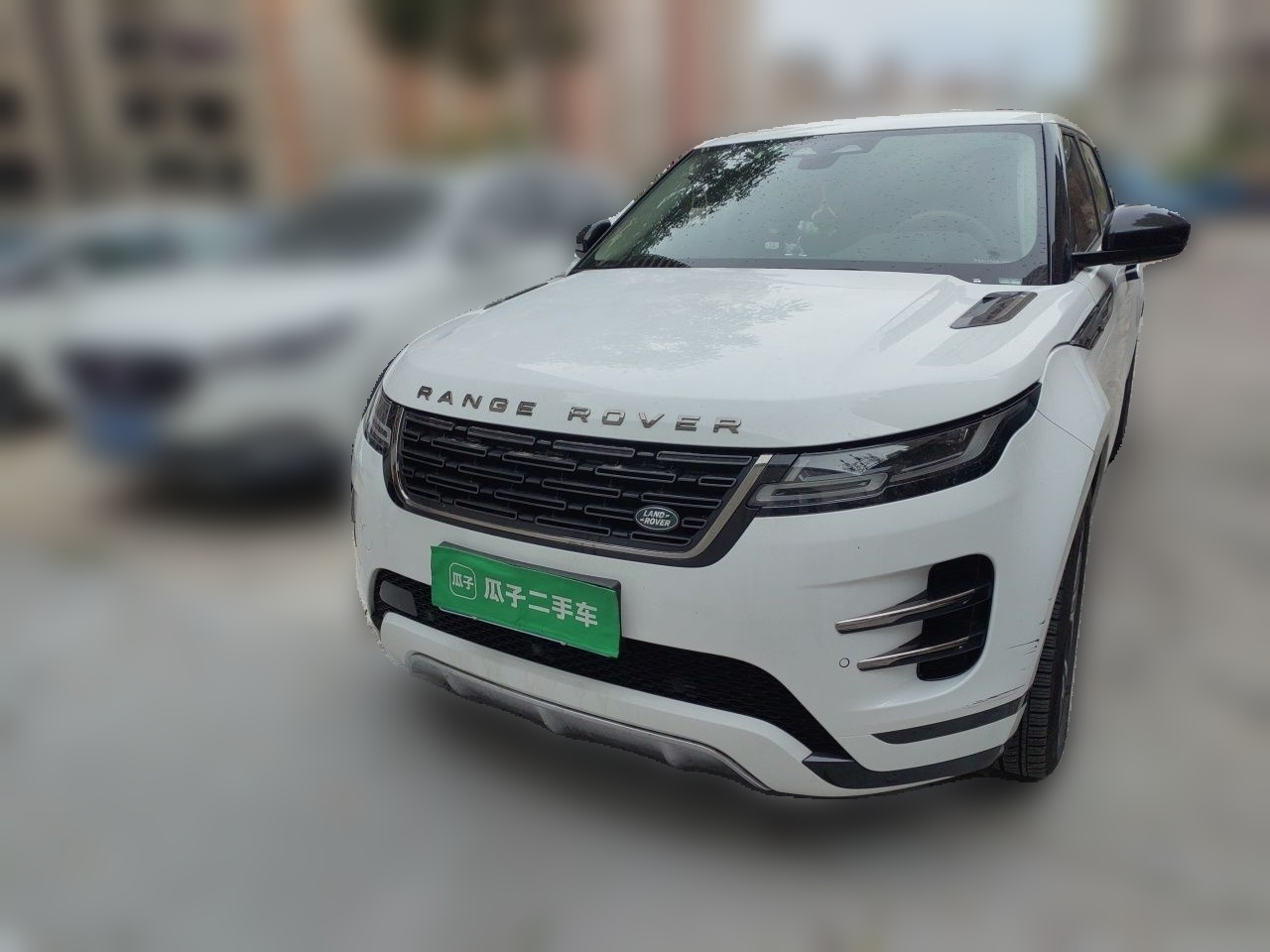 2024 Range Rover Evoque L SE photo 2