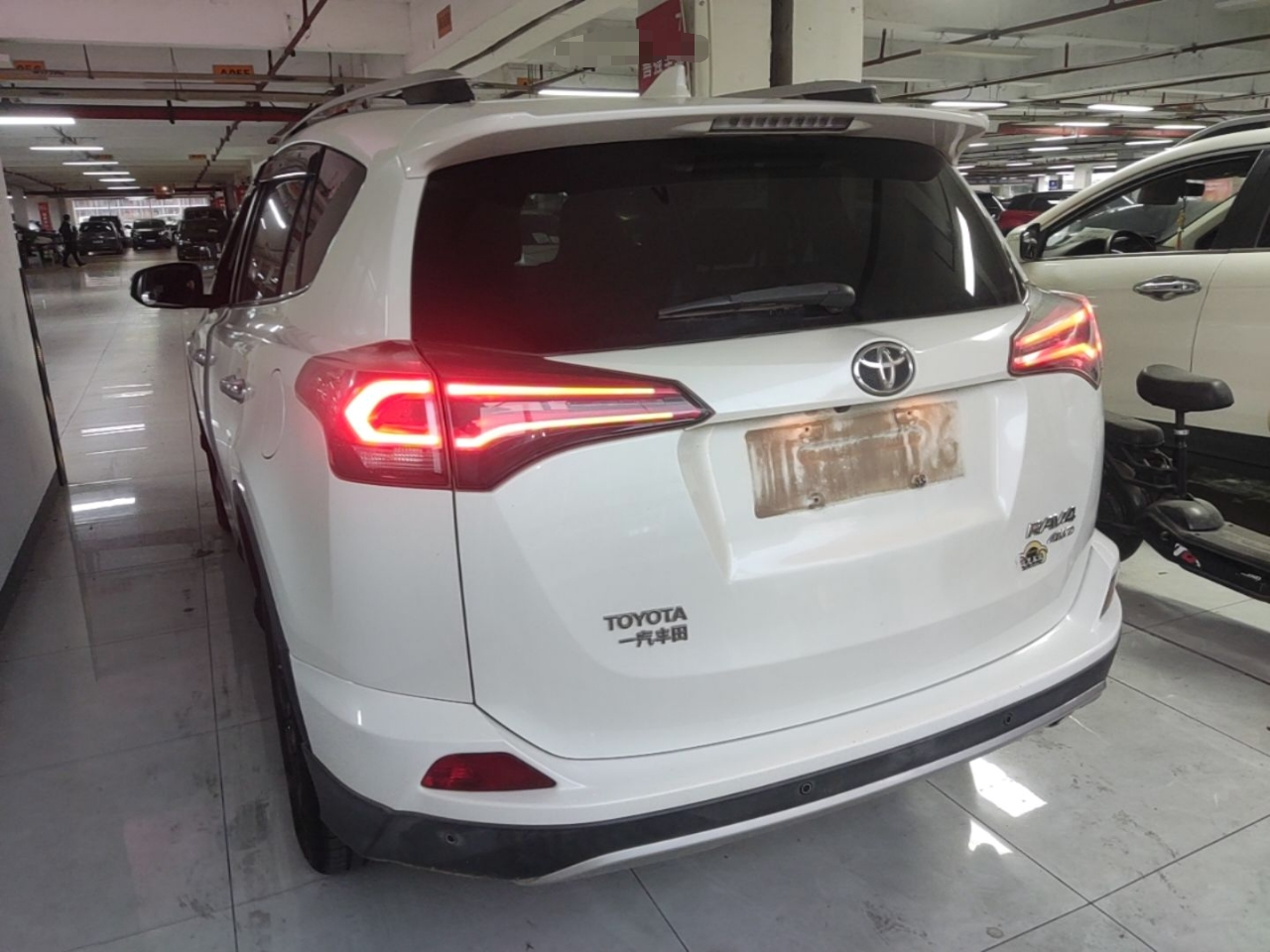 RAV4 2018 2.5L AT AWD Elite i photo 3