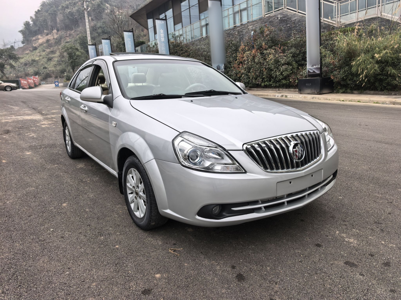 Excelle 2013 1.5L MT Classic photo 3