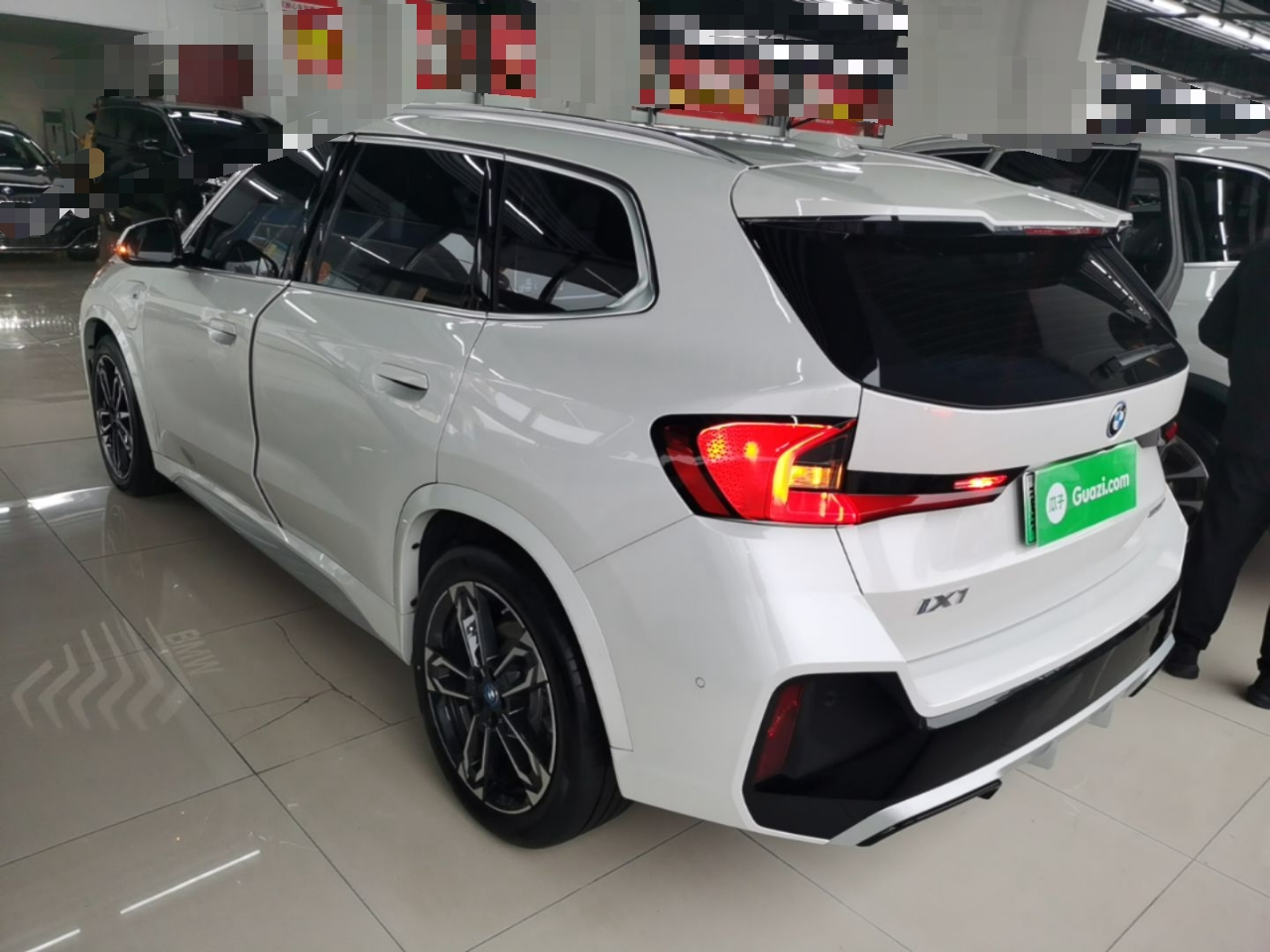 iX1 2023 xDrive30L M Sport Package photo 4