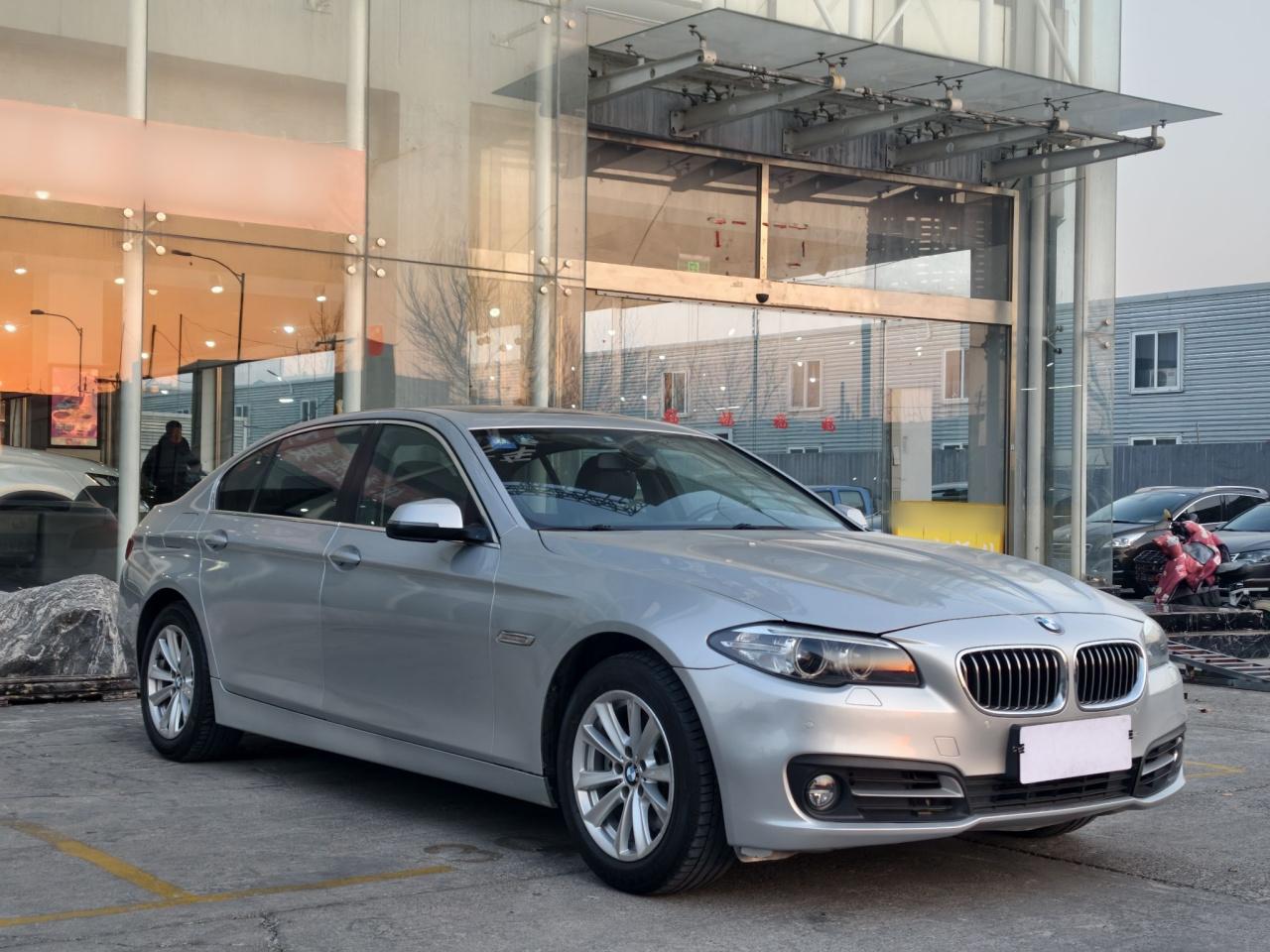 5 Series 2014 520Li photo 3