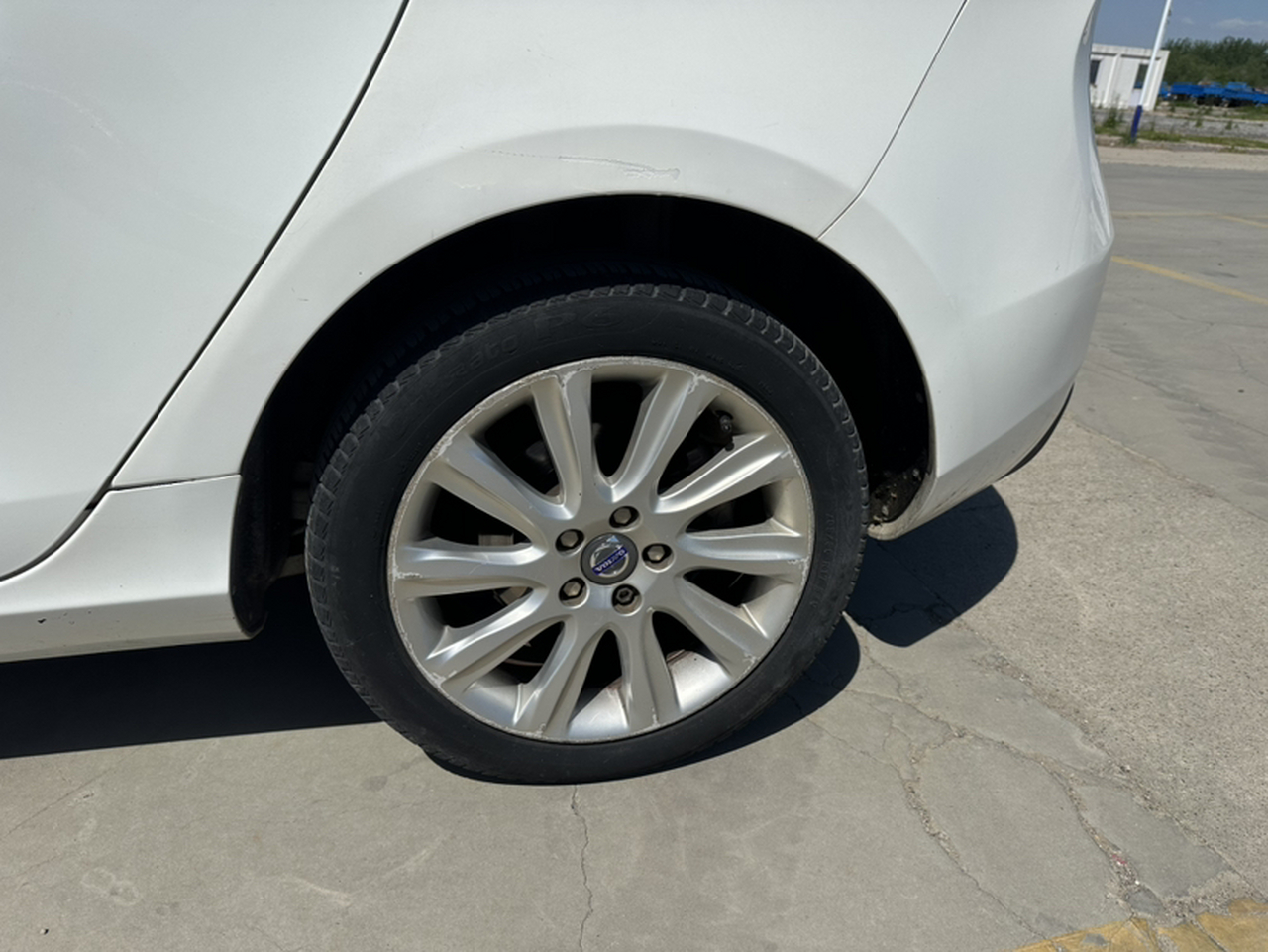 V40 2015 1.6T photo 2