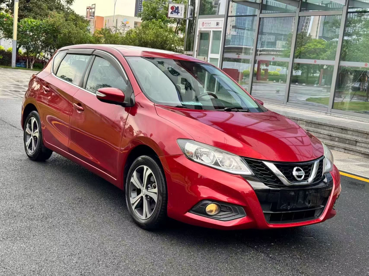 Tiida 2016 1.6L CVT photo 4