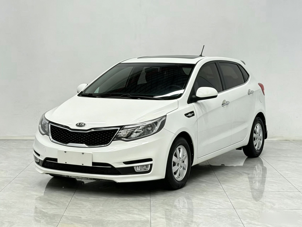 K2 2015 Hatchback 1.4L AT GLS
