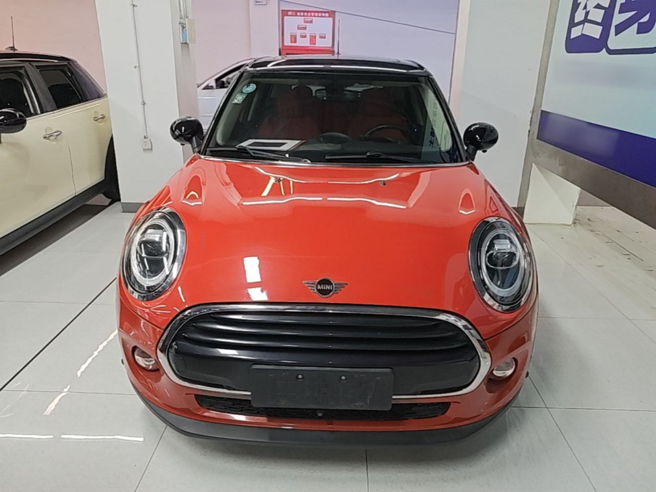 2018 1.5T COOPER Classic 5-Door photo 2